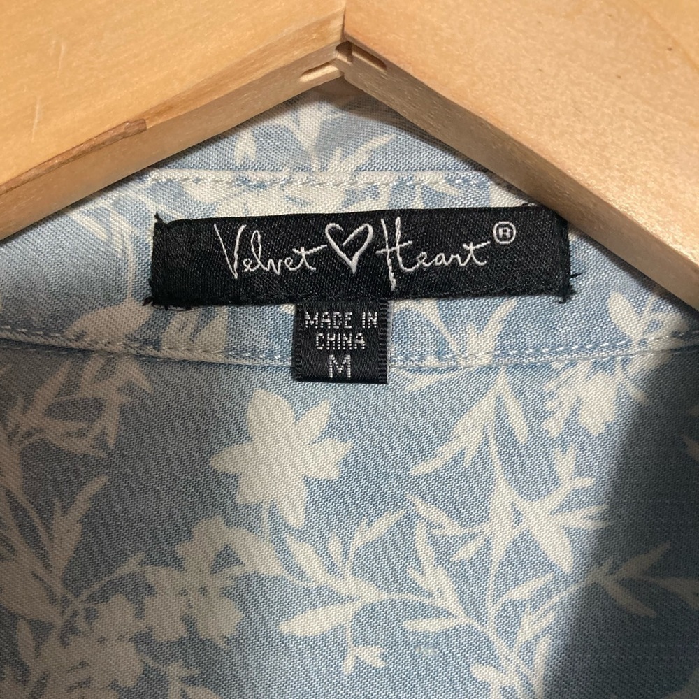 Velvet Heart floral light wash denim chambray shirt dress drop waist belt ruffle - Picture 2 of 10